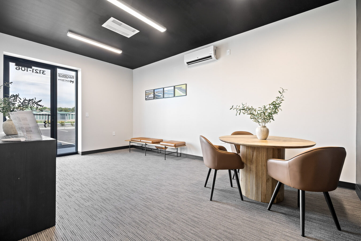 FlexSpace Business Centers Richland office space for rent with seating and round table.