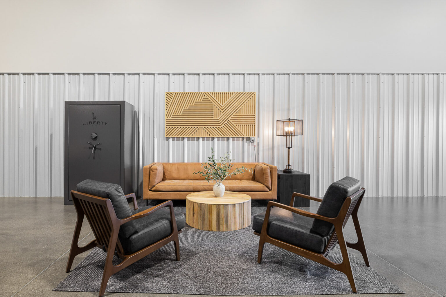 FlexSpace Business Centers Richland lounge area with modern seating and decoration, office space for rent.