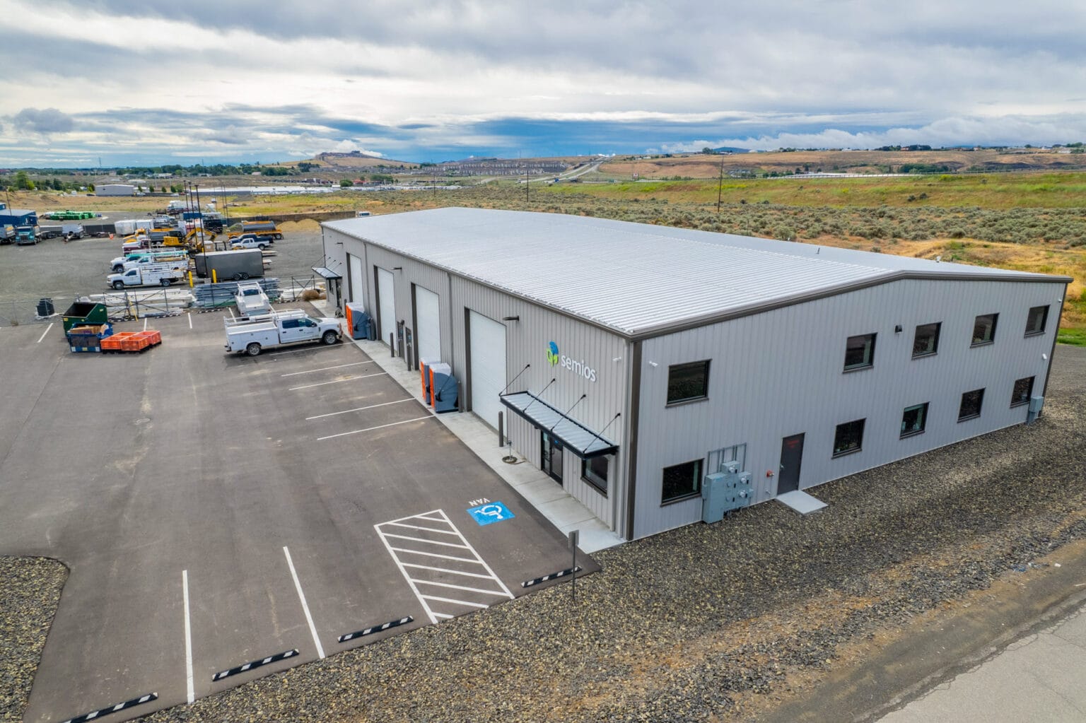Exterior of FlexSpace Business Centers in Richland, showcasing office space for rent.