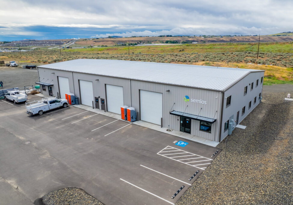 FlexSpace Business Centers warehouse with office space for rent in Richland.